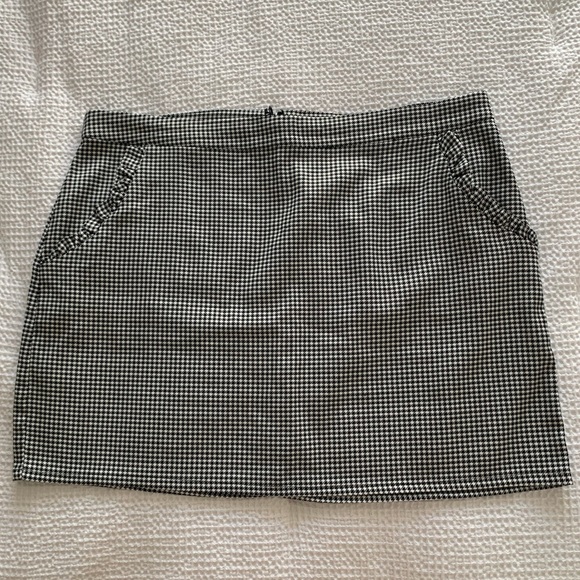 Houndstooth Skirt - Picture 1 of 2
